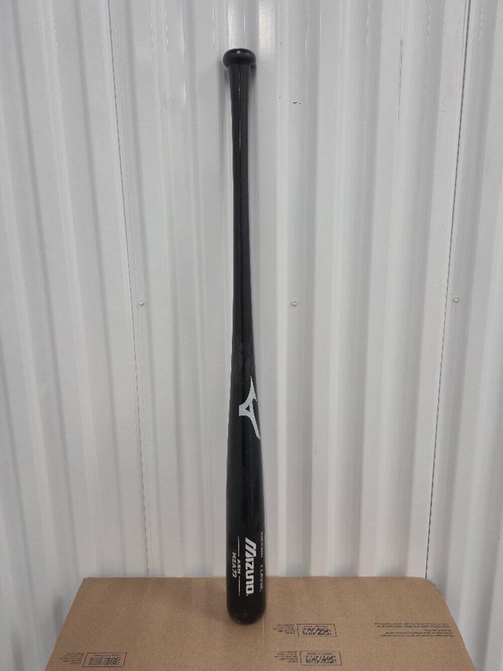 Mizuno Classic Ash MZA72 33" 30oz Wood Bat Made In Japan